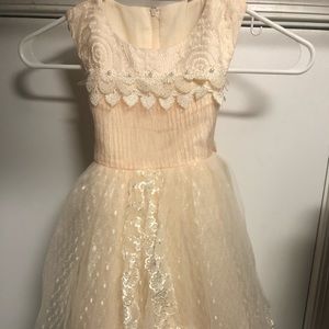 Lace Sleeveless Floral Applique Tiered Lace Dress